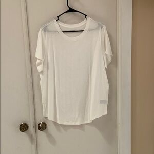 Old Navy White Relaxed Short Sleeve Tee